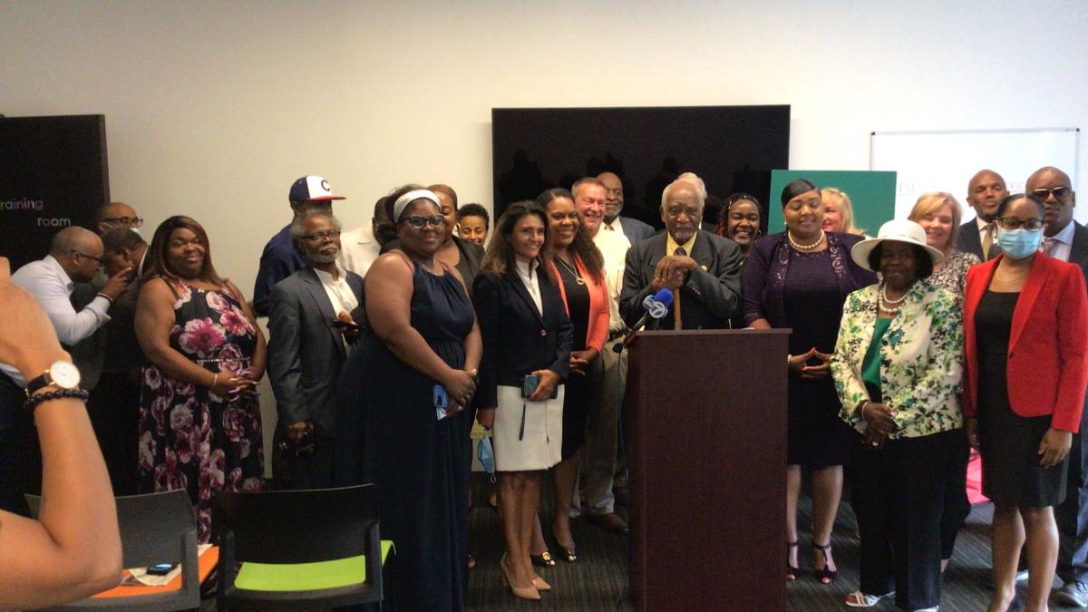Congressman Danny K. Davis announce community project grants at UCAN.